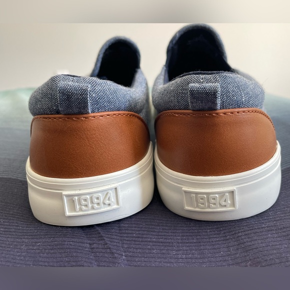 Old Navy Kids Loafers • Denim • Size 5 - Picture 6 of 9